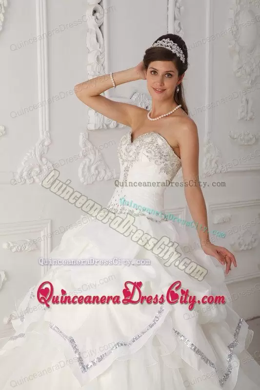 Sweetheart Beading Ruffled Layers White Organza Quinceanera Dress
