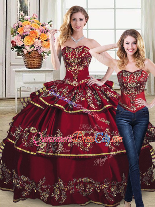 detachable quinceanera dress,quinceanera dress with detachable skirt,two pieces maroon quinceanera dress,burgundy color quinceanera dress,burgundy quinceanera dress ball gown,burgundy with gold quinceanera dress,2 piece quinceanera dress,gold embroidery quinceanera dress,western theme quinceanera dress,